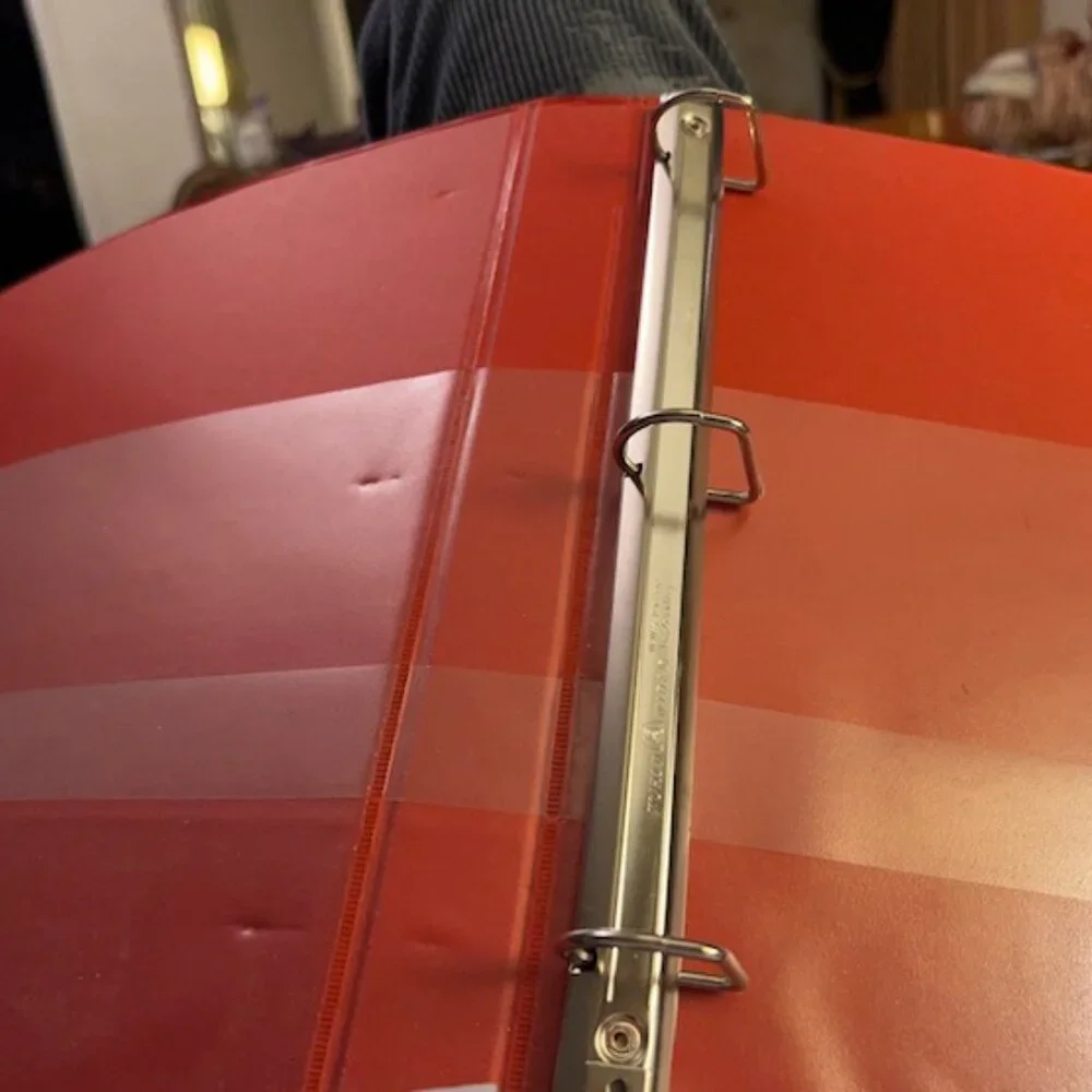 3 RING HEAVY DUTY VIEW BINDER-225 SHHETS , 4 POCKTS